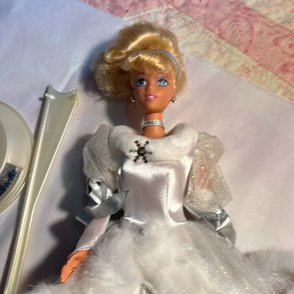 First in Series Holiday Princess Walt Disney Cinderella 1996 Barbie Doll & Stand - Picture 2 of 4